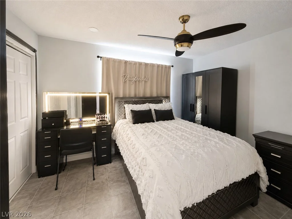 5837 Bromley, Las Vegas, NV 89107