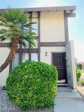 5837 Bromley, Las Vegas, NV 89107