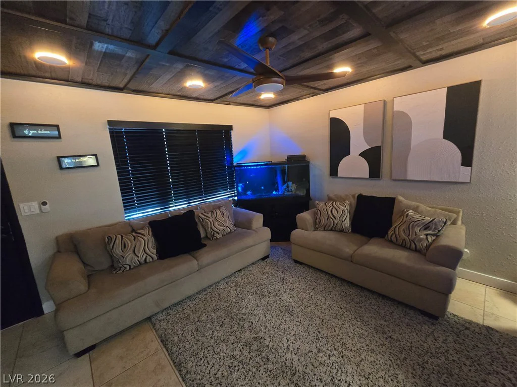 5837 Bromley, Las Vegas, NV 89107