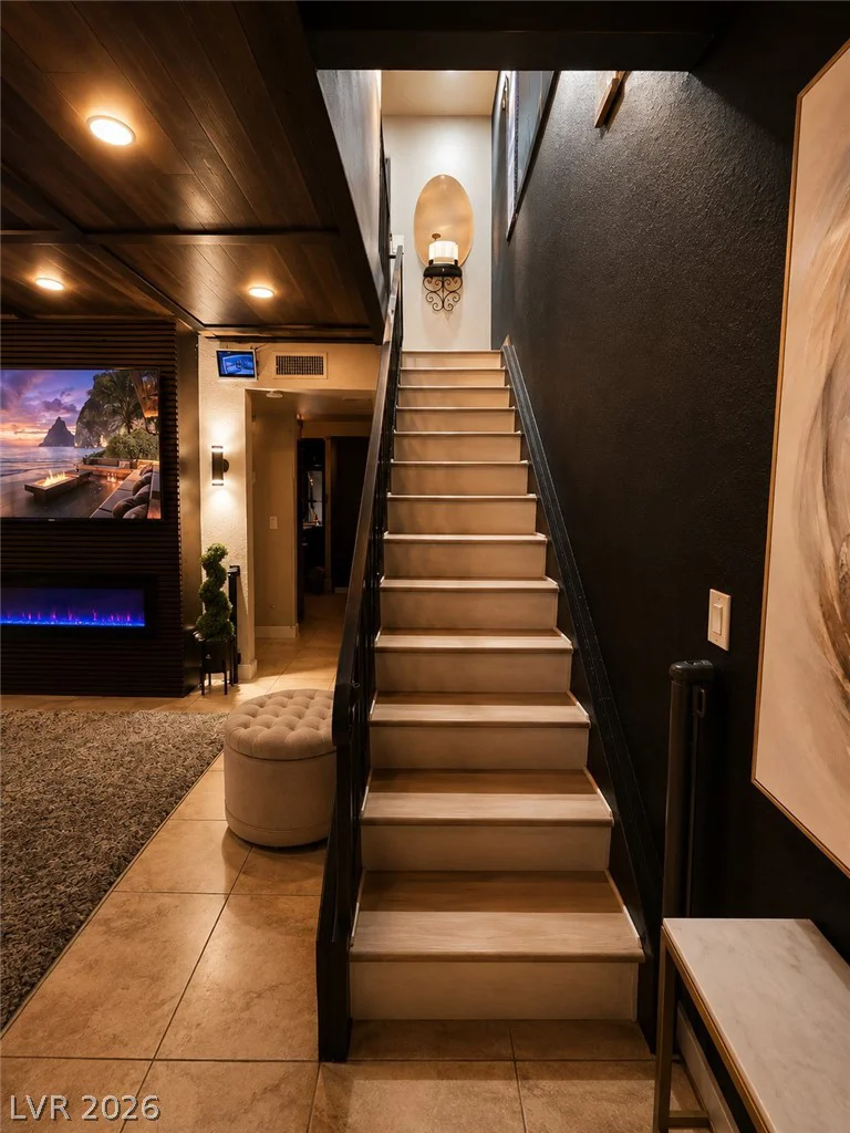 5837 Bromley, Las Vegas, NV 89107