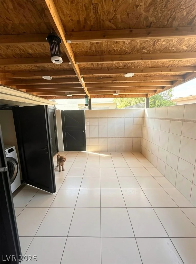 5837 Bromley, Las Vegas, NV 89107