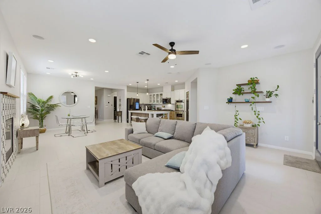 10016 Silver Cliff, Las Vegas, NV 89178