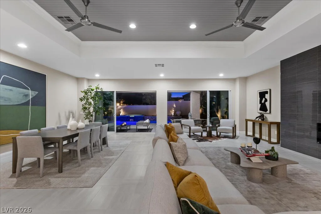 9425 Garnet Crown, Las Vegas, NV 89145