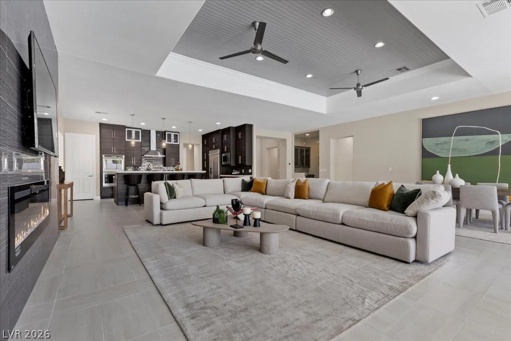 9425 Garnet Crown, Las Vegas, NV 89145