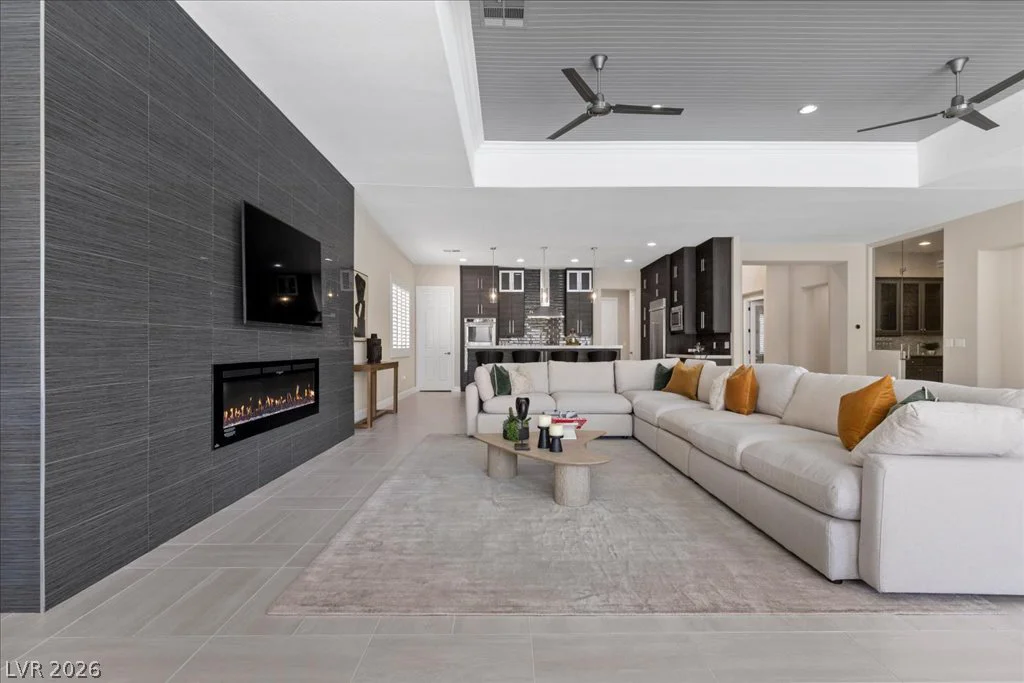 9425 Garnet Crown, Las Vegas, NV 89145