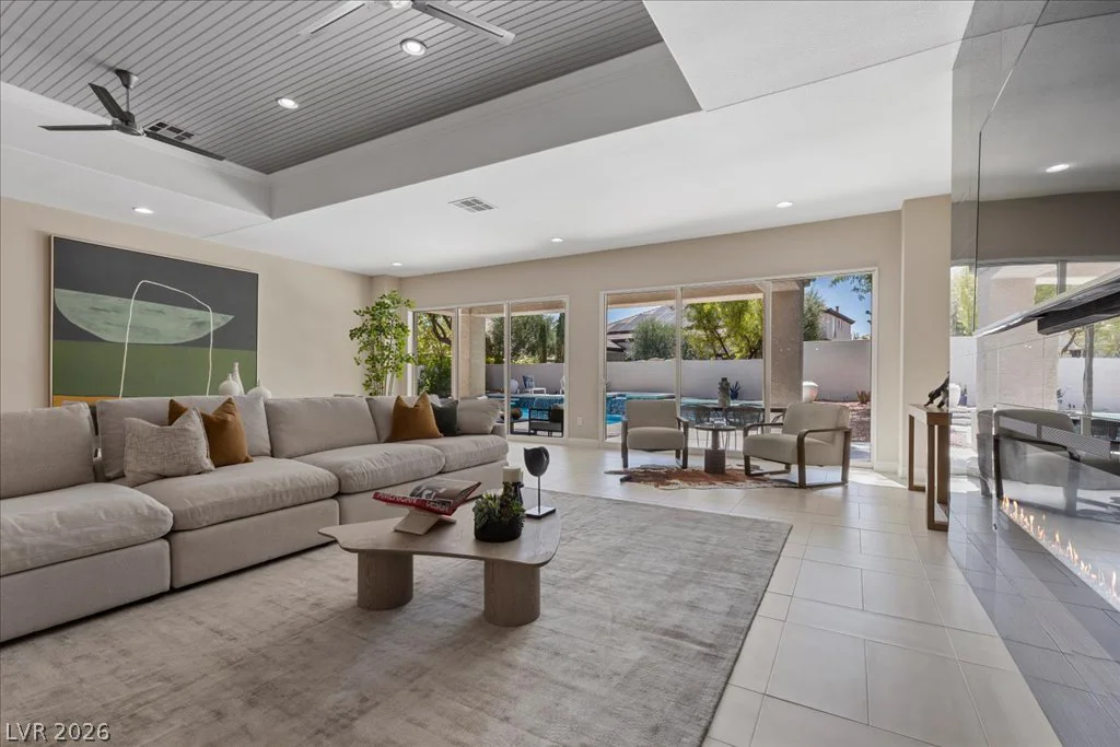 9425 Garnet Crown, Las Vegas, NV 89145