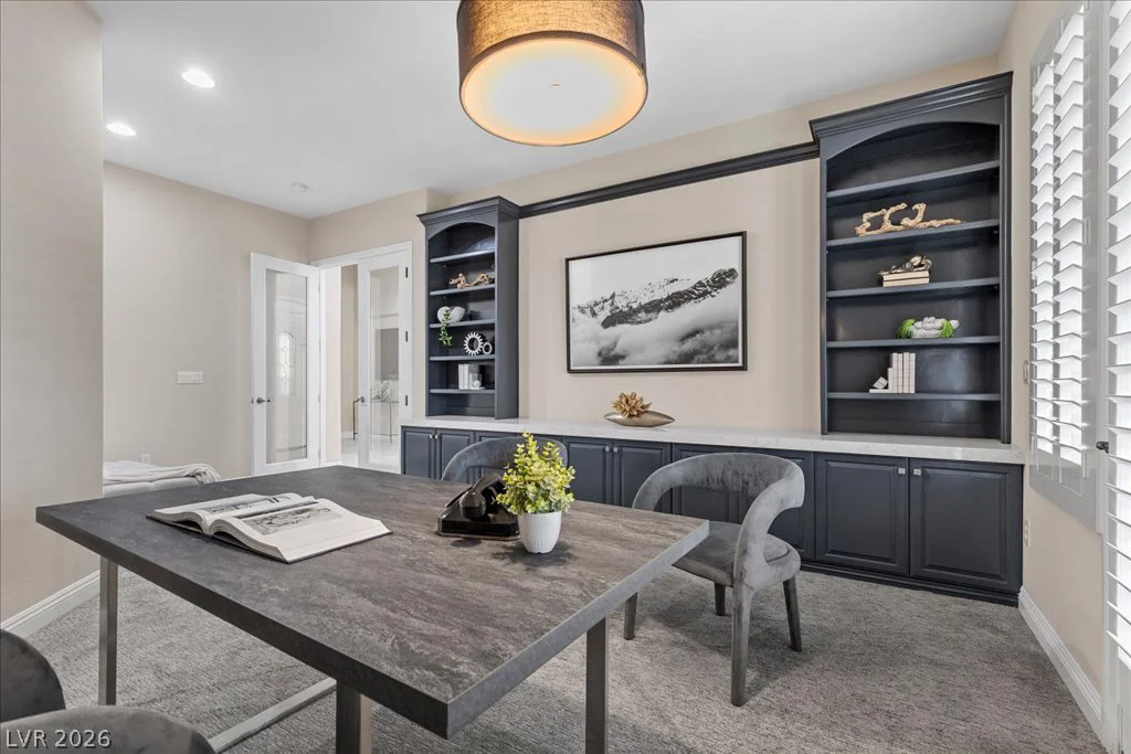 9425 Garnet Crown, Las Vegas, NV 89145