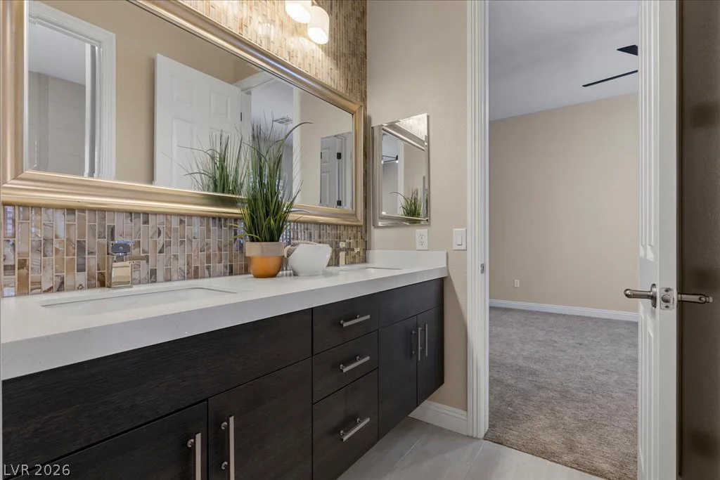 9425 Garnet Crown, Las Vegas, NV 89145