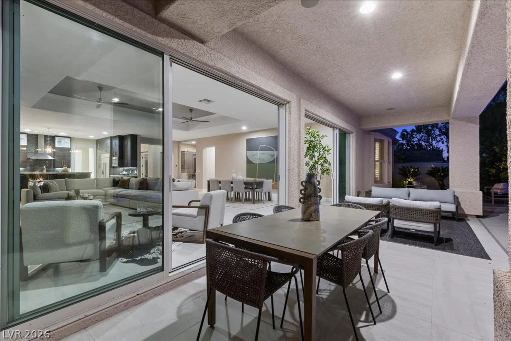 9425 Garnet Crown, Las Vegas, NV 89145