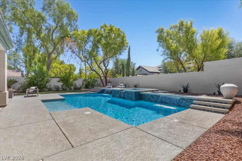 9425 Garnet Crown, Las Vegas, NV 89145