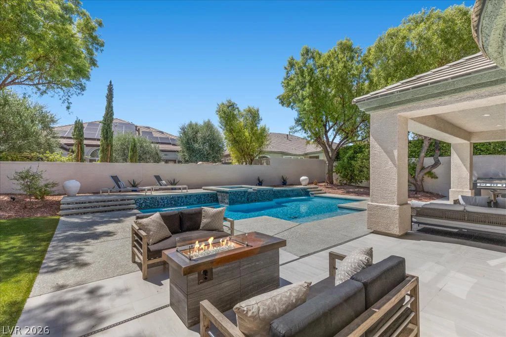 9425 Garnet Crown, Las Vegas, NV 89145