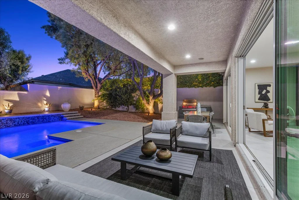 9425 Garnet Crown, Las Vegas, NV 89145