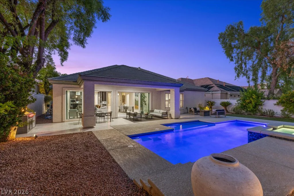 9425 Garnet Crown, Las Vegas, NV 89145