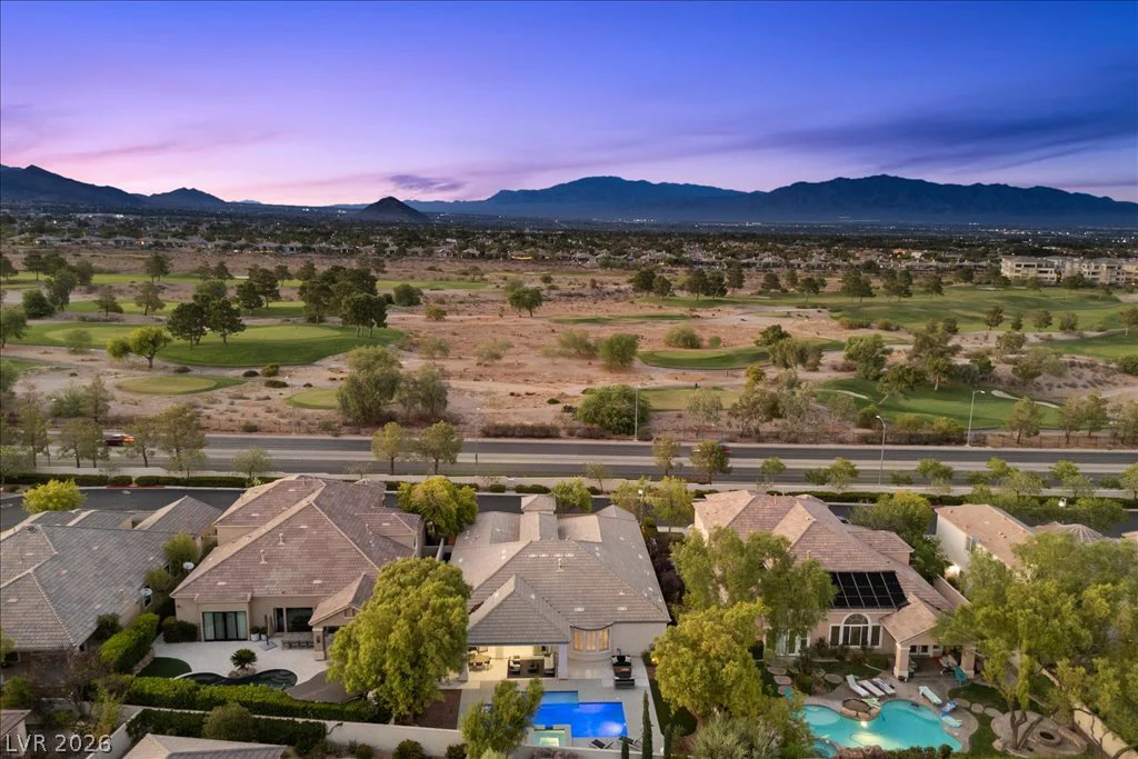 9425 Garnet Crown, Las Vegas, NV 89145