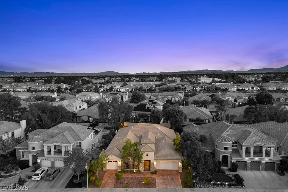 9425 Garnet Crown, Las Vegas, NV 89145