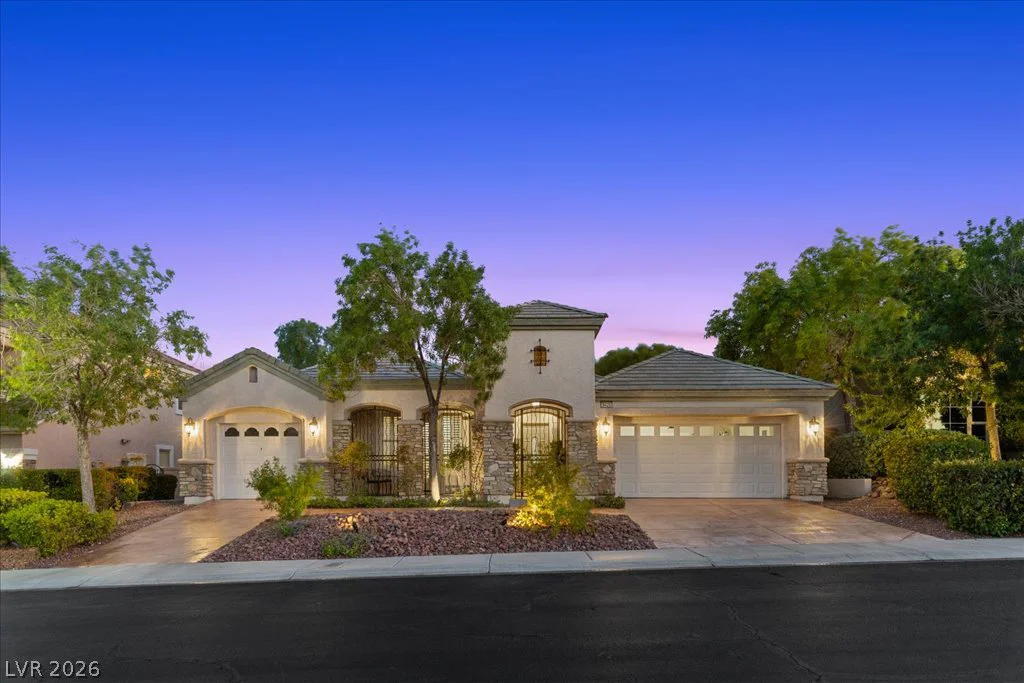 9425 Garnet Crown, Las Vegas, NV 89145