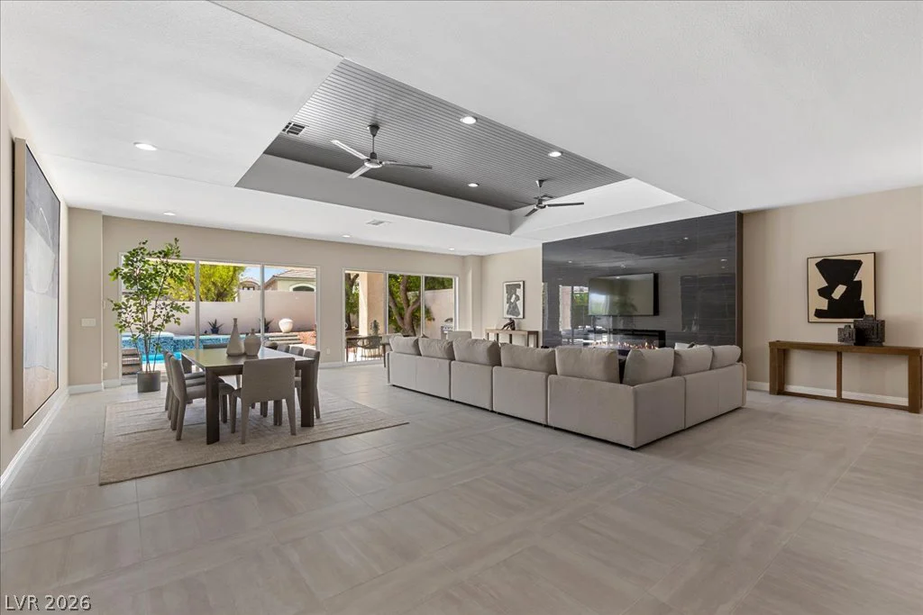 9425 Garnet Crown, Las Vegas, NV 89145