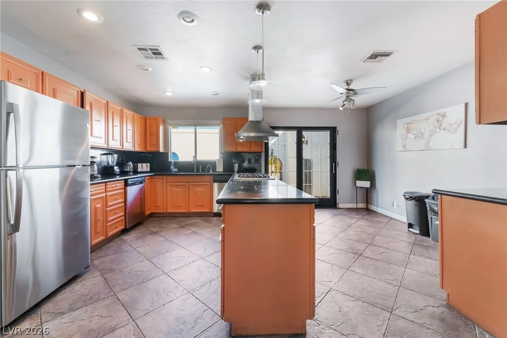 909 Cashman, Las Vegas, NV 89107