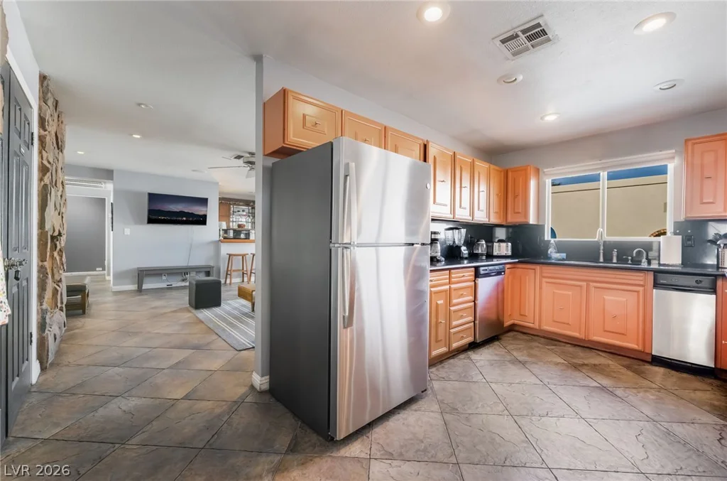 909 Cashman, Las Vegas, NV 89107