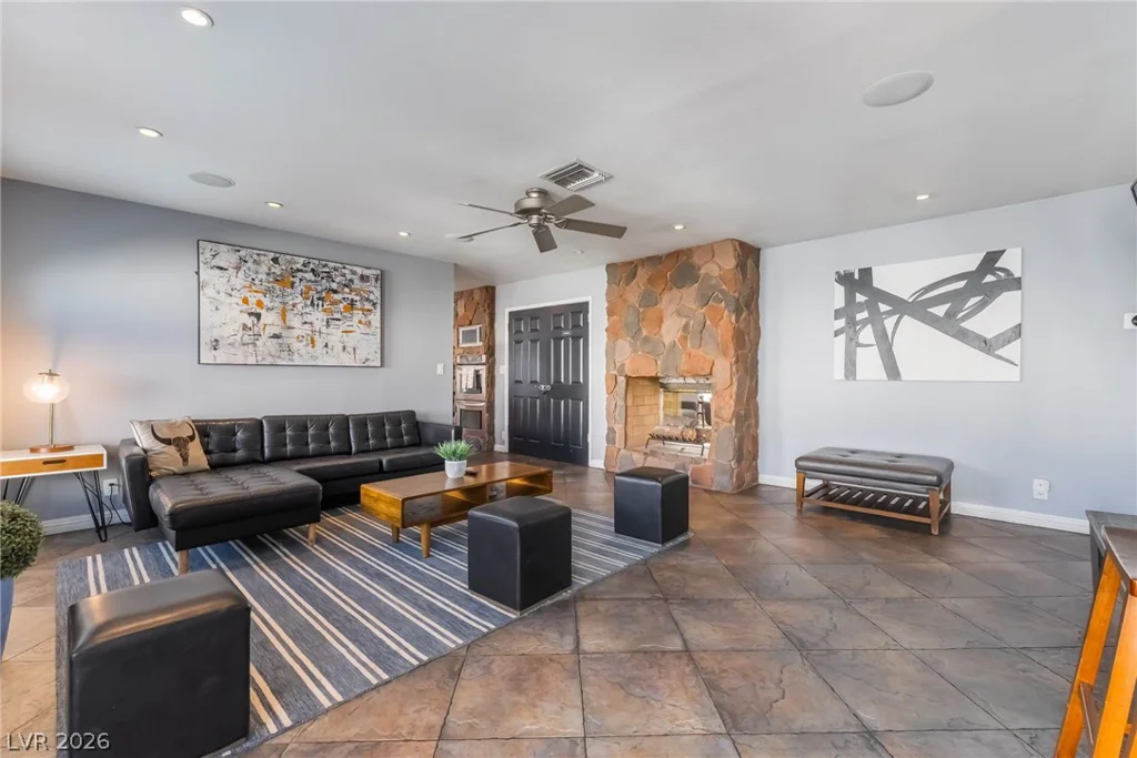 909 Cashman, Las Vegas, NV 89107
