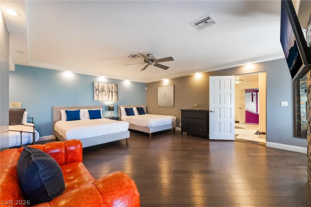 909 Cashman, Las Vegas, NV 89107