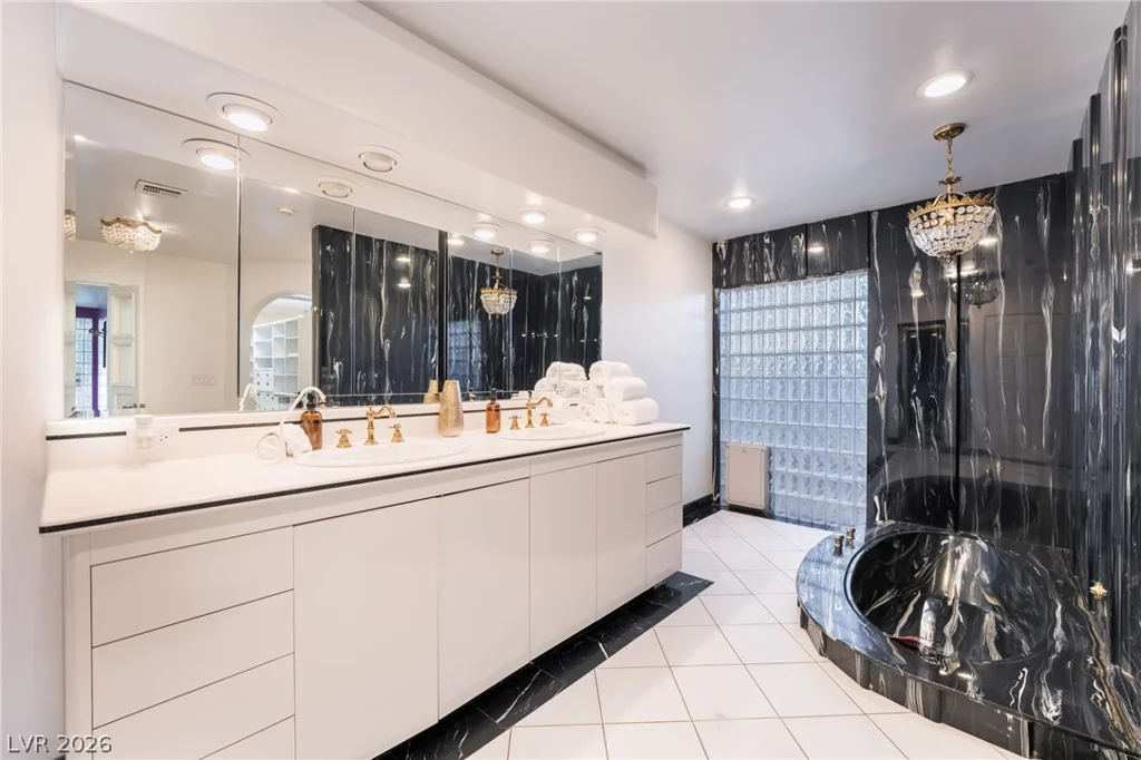 909 Cashman, Las Vegas, NV 89107