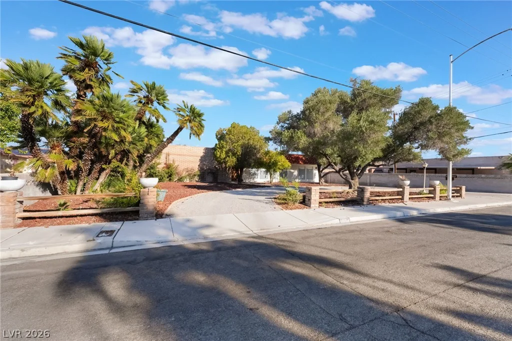 909 Cashman, Las Vegas, NV 89107