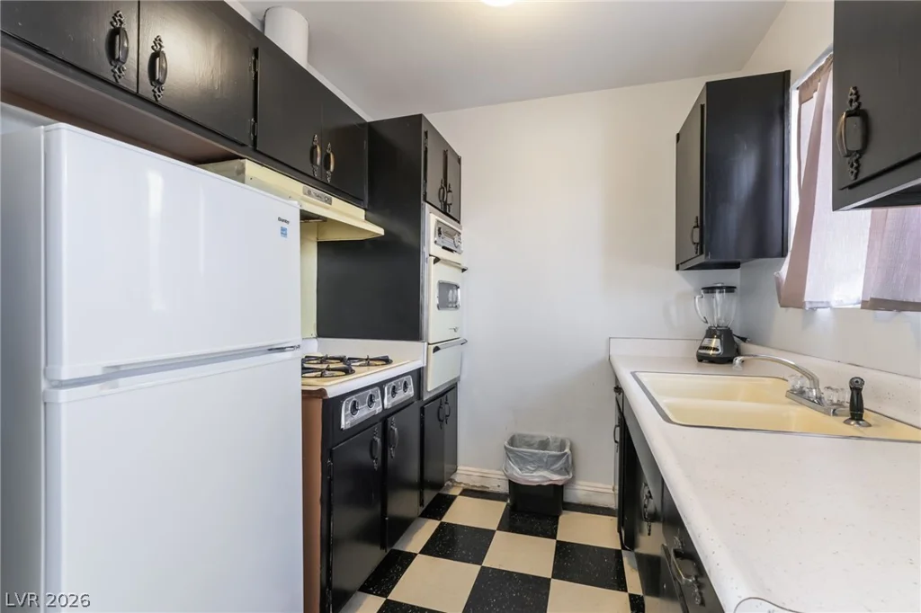909 Cashman, Las Vegas, NV 89107