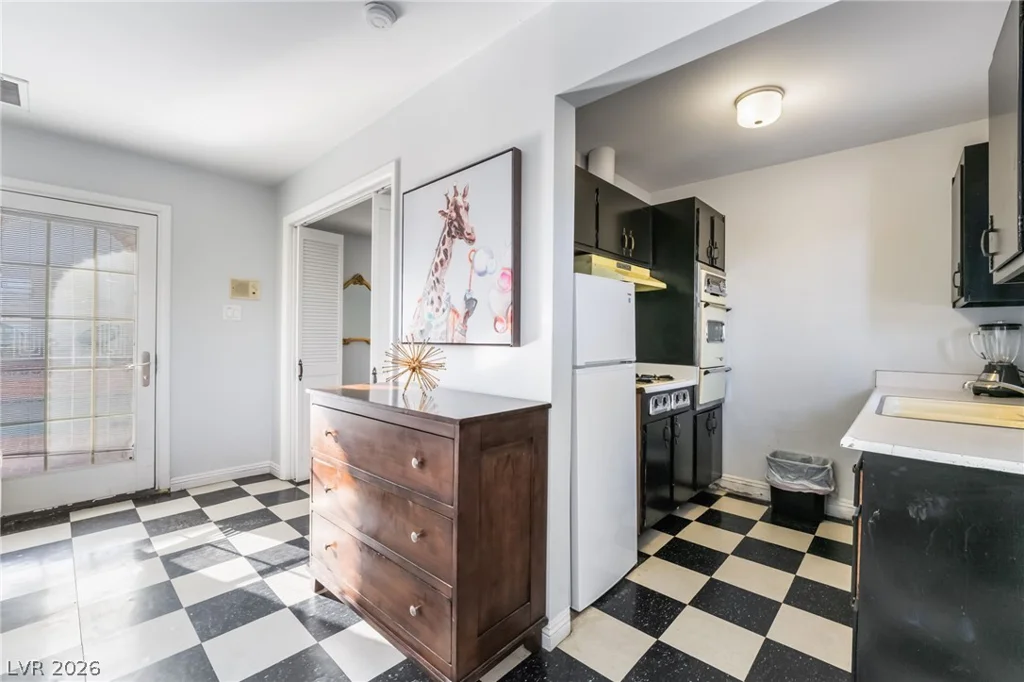 909 Cashman, Las Vegas, NV 89107
