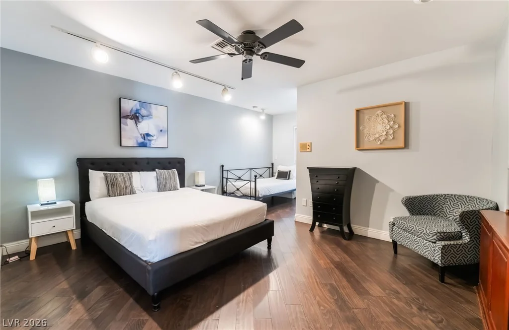 909 Cashman, Las Vegas, NV 89107