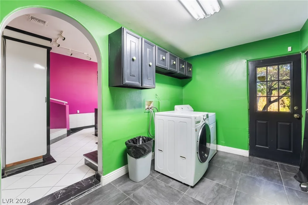 909 Cashman, Las Vegas, NV 89107
