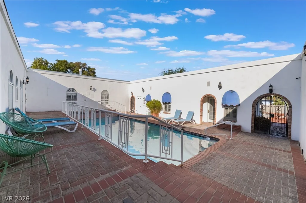 909 Cashman, Las Vegas, NV 89107
