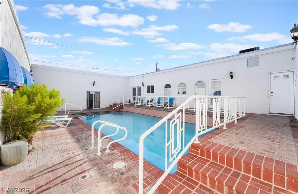 909 Cashman, Las Vegas, NV 89107