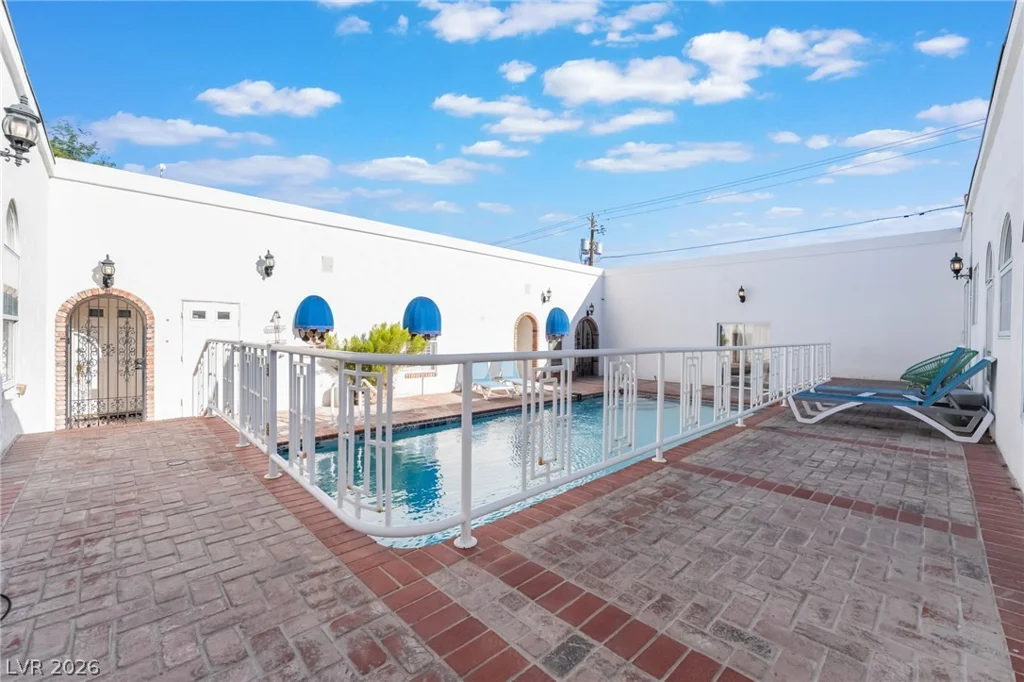 909 Cashman, Las Vegas, NV 89107