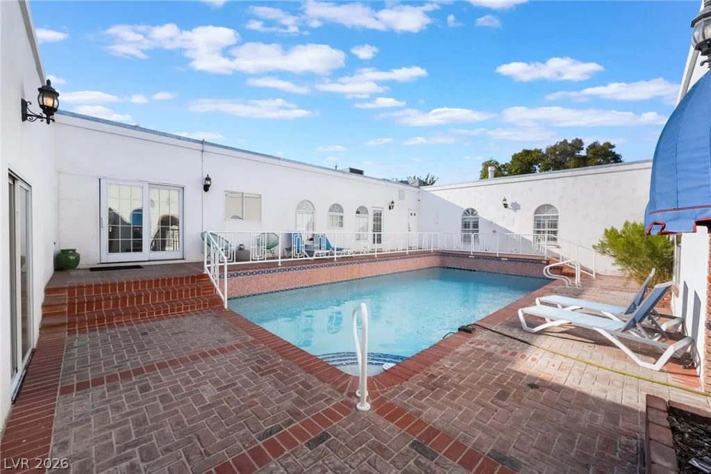 909 Cashman, Las Vegas, NV 89107