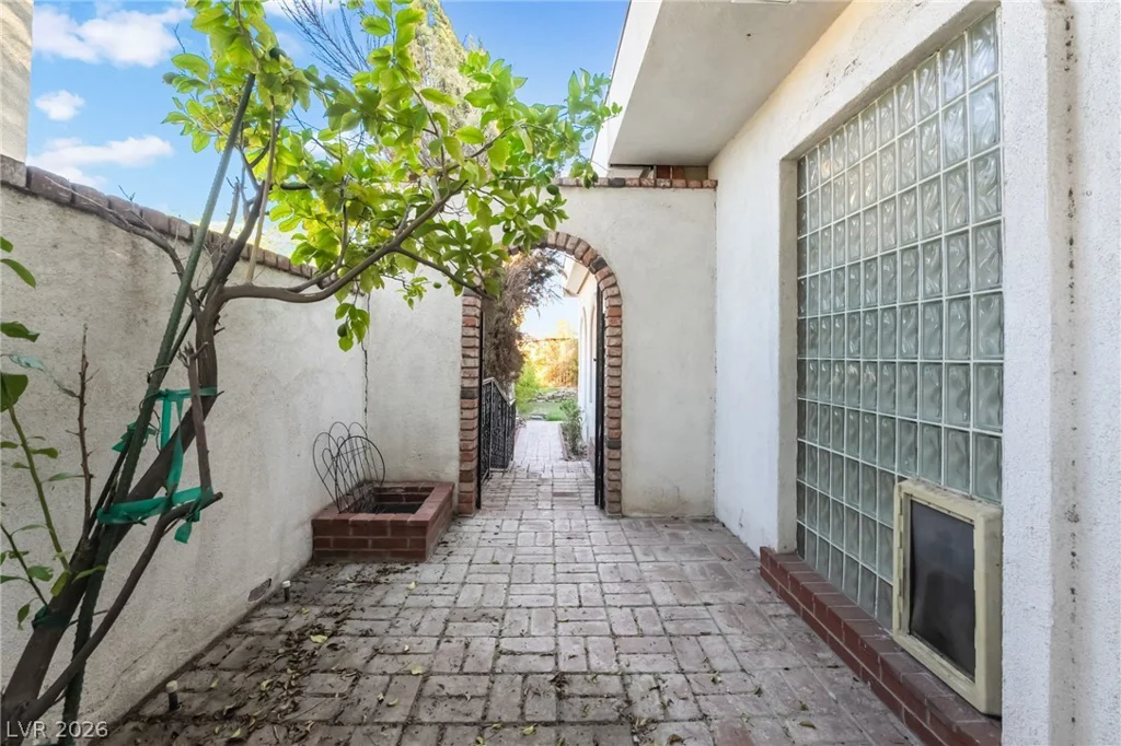 909 Cashman, Las Vegas, NV 89107