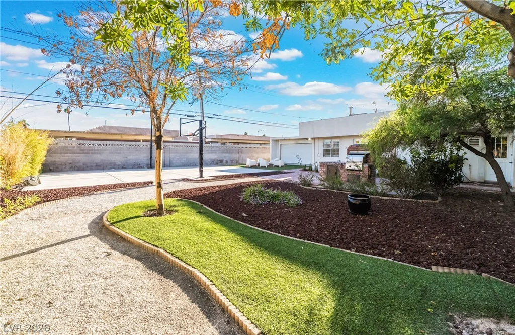909 Cashman, Las Vegas, NV 89107