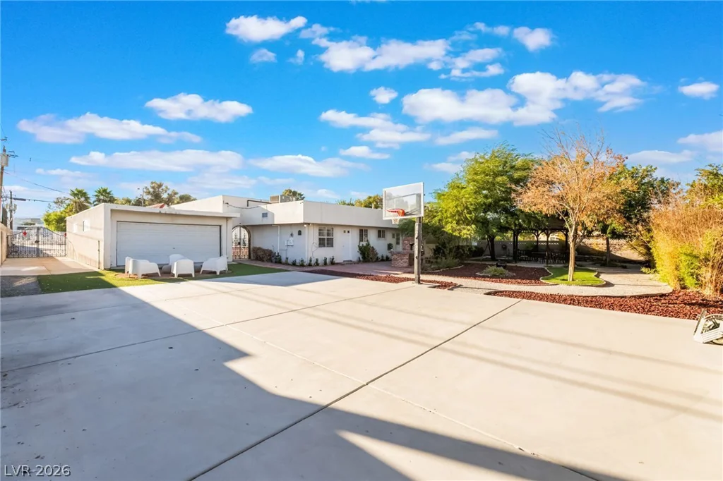 909 Cashman, Las Vegas, NV 89107