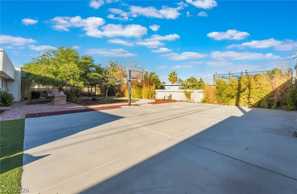 909 Cashman, Las Vegas, NV 89107