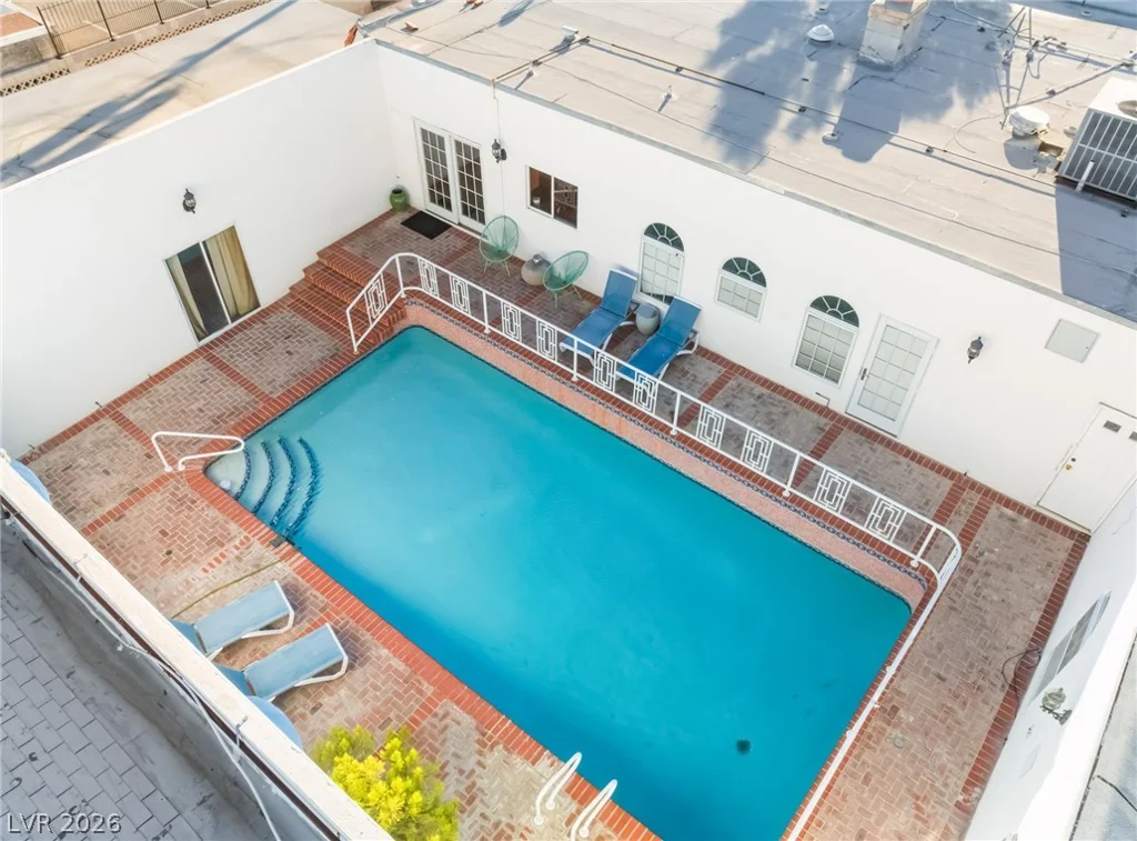 909 Cashman, Las Vegas, NV 89107