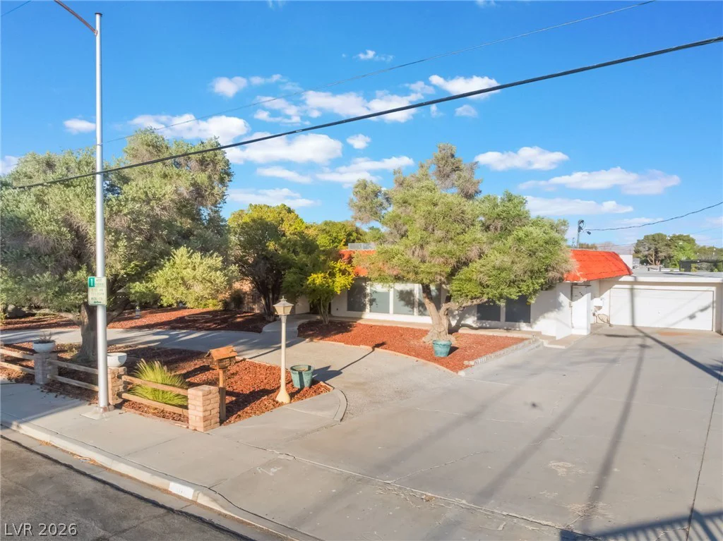 909 Cashman, Las Vegas, NV 89107