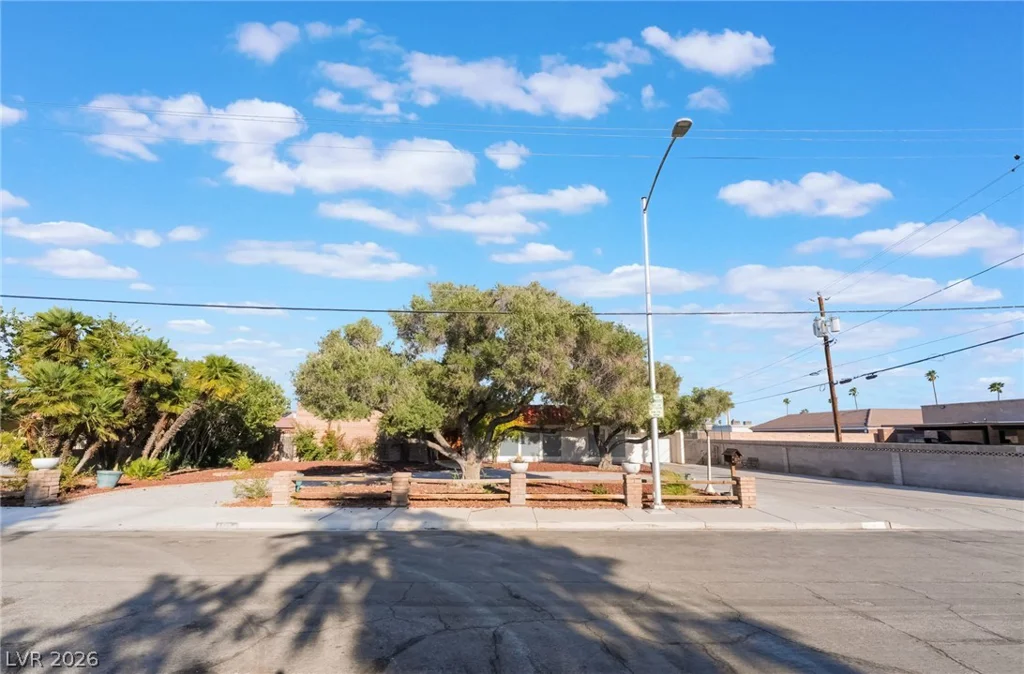 909 Cashman, Las Vegas, NV 89107