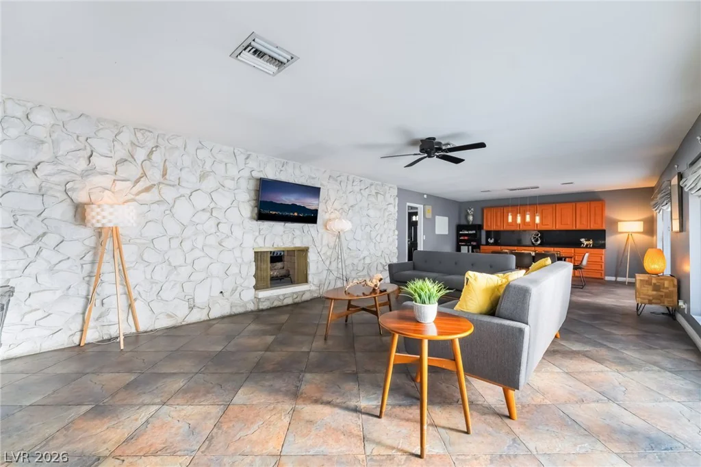909 Cashman, Las Vegas, NV 89107