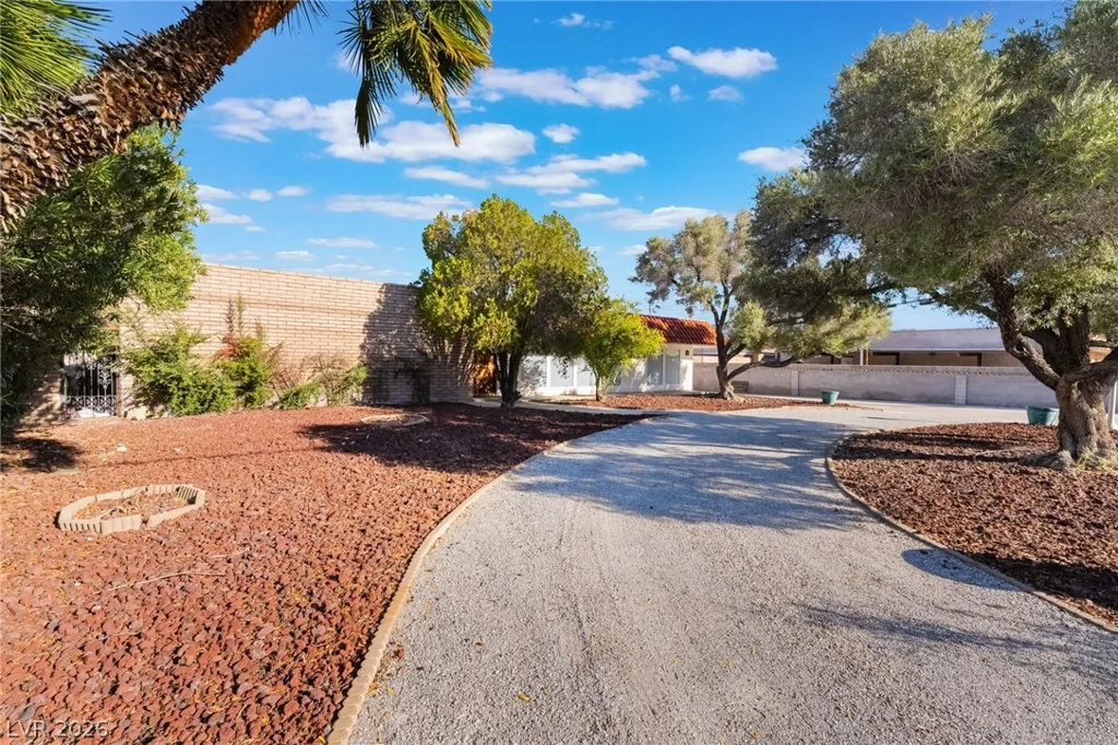 909 Cashman, Las Vegas, NV 89107