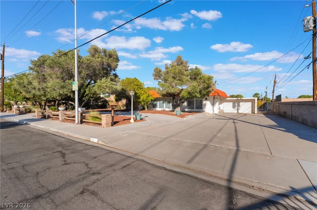 909 Cashman, Las Vegas, NV 89107