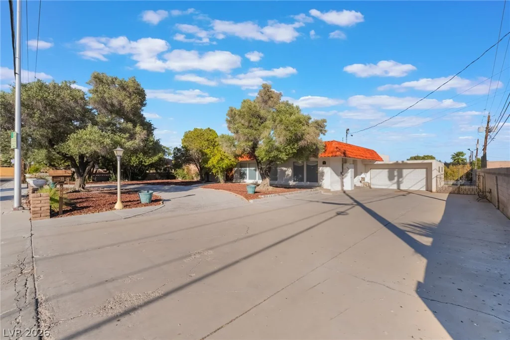 909 Cashman, Las Vegas, NV 89107