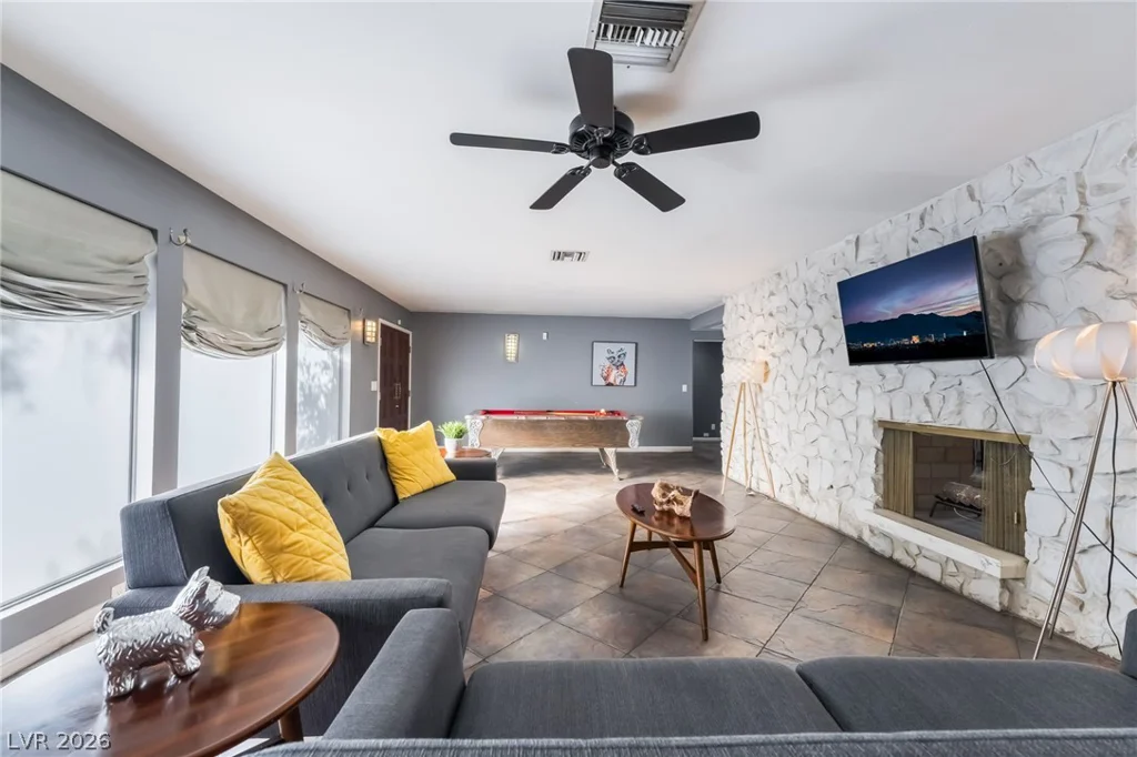 909 Cashman, Las Vegas, NV 89107