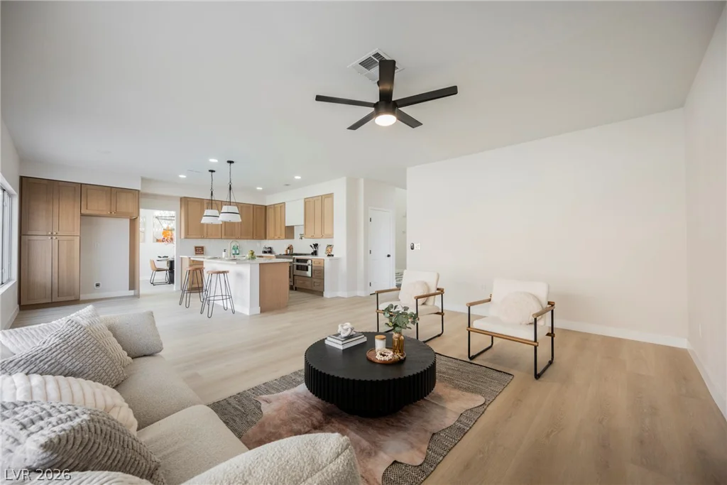 3329 Giliam, Las Vegas, NV 89129
