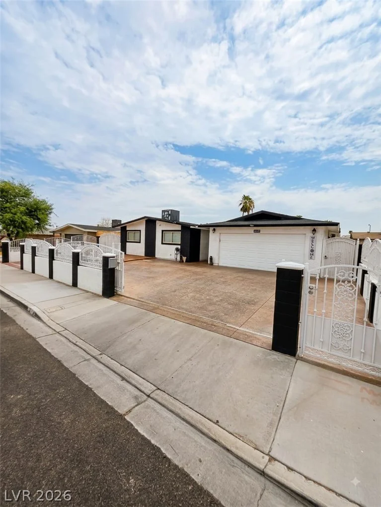 4125 Harmon, Las Vegas, NV 89121