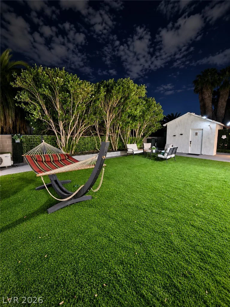 4125 Harmon, Las Vegas, NV 89121